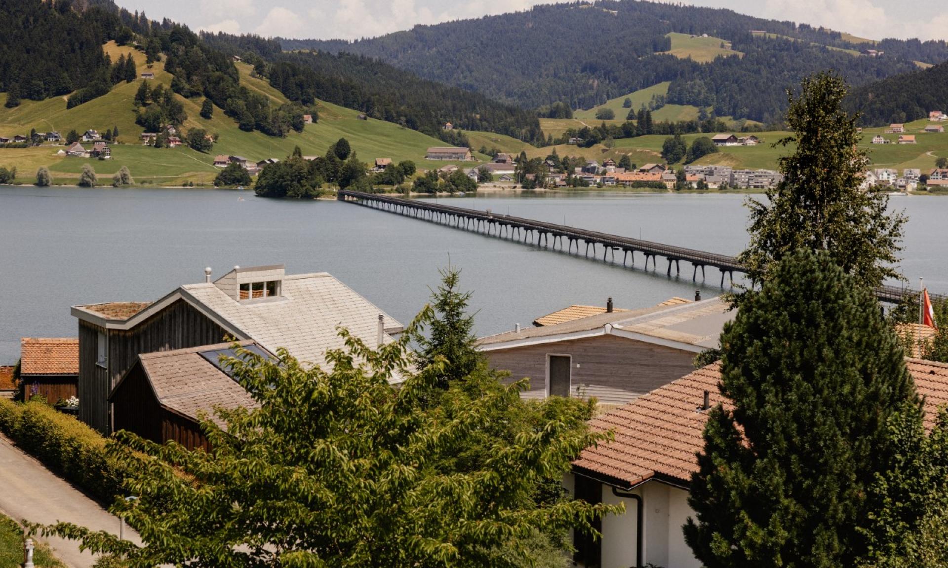 Bilck über den Sihlsee nach Euthal.